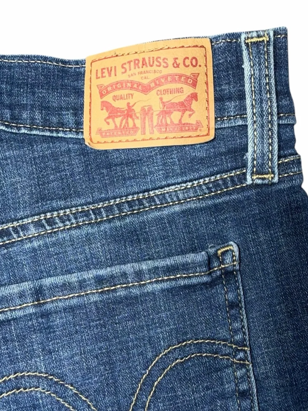 Levi’s Mid Length Denim Shorts Size 29 Dark Wash Cuffed Casual Summer